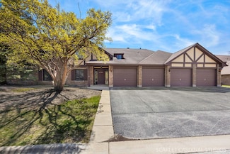 1721 Lakecliffe Dr Unit D, Wheaton, IL 60189