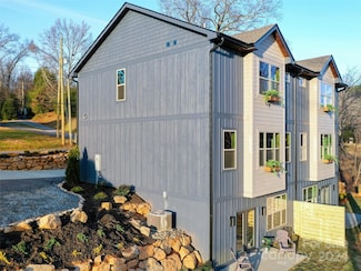 282 County Rd, Waynesville, NC 28785