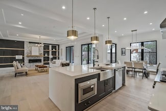 1426 Cola Dr, McLean, VA 22101