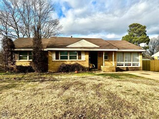 722 Locust Dr, Jonesboro, AR 72401