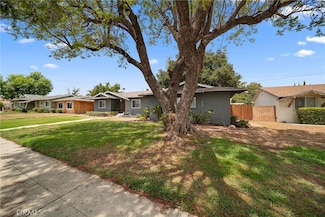 22353 Roscoe Blvd, Canoga Park, CA 91304