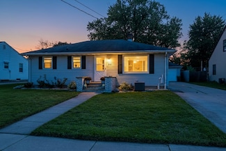 213 E 17th St, Kaukauna, WI 54130