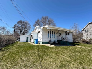 1104 Champion St, Marquette, MI 49855