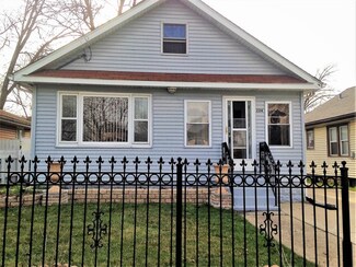 224 N Loucks St, Aurora, IL 60505