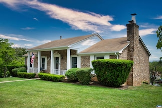 1222 Pinehurst Rd, Staunton, VA 24401