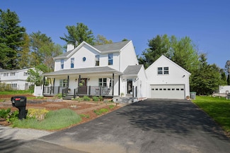 27 Elmer Ave, Hooksett, NH 03106