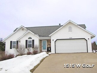 1515 W Golf Dr, Platteville, WI 53818