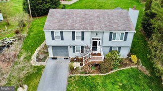 7 Broad Lawn Cir, Lancaster, PA 17603