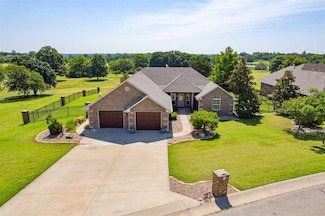 917 Country Club Dr, Cushing, OK 74023