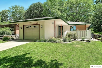 1300 Scenic Ln, Lincoln, NE 68505