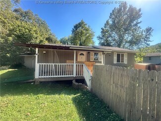28 Tyler Ln, Alum Creek, WV 25003