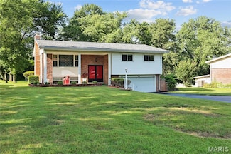 2122 Green Slope Dr, Saint Louis, MO 63136