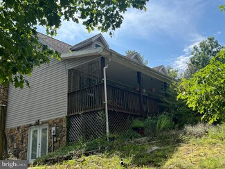 2695 Tabor Rd, Berkeley Springs, WV 25411