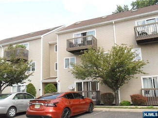 59 Presidential Dr, Englewood, NJ 07631