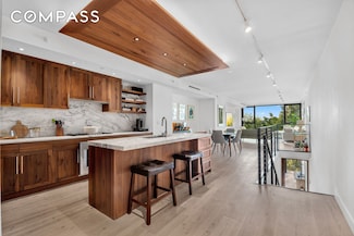 90 Furman St Unit N-405, Brooklyn, NY 11201