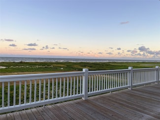 512 Caplen Shores Dr, Bolivar Peninsula, TX 77550