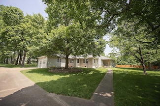 1471 E Bennett St, Springfield, MO 65804