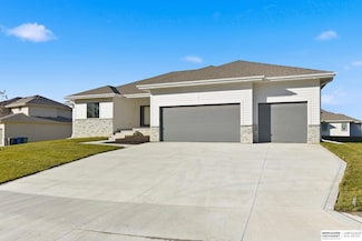 9808 Overland Trail, Papillion, NE 68046