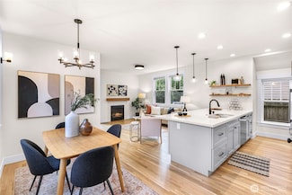 707 21st Ave Unit B, Seattle, WA 98122