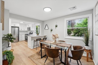 8 Saddlewood Ct, Jersey City, NJ 07302