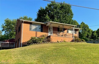 120 Forest Ave, Mineral Wells, WV 26150