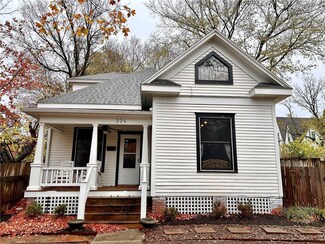 224 N Locust Ave, Fayetteville, AR 72701
