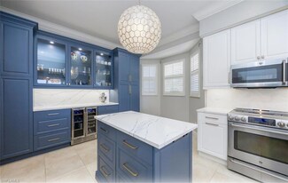 693 Vintage Reserve Cir Unit 16-A, Naples, FL 34119
