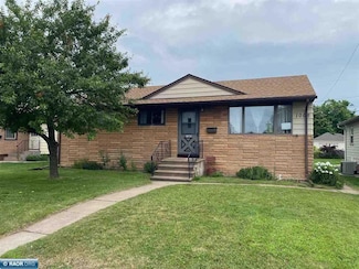 1005 3rd St S, Virginia, MN 55792