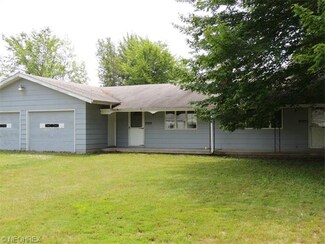 17653 Denver Dr, Lake Milton, OH 44429