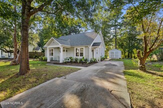 6705 Vinewood Ct, Wilmington, NC 28405
