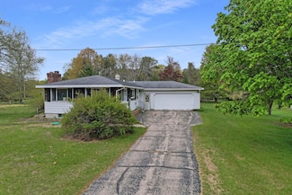 N1483 Shore Dr, Marinette, WI 54143