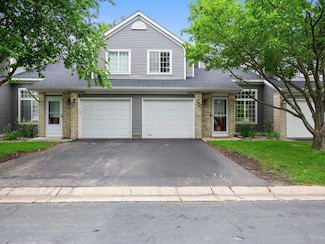 597 Mission Hills Way W, Chanhassen, MN 55317