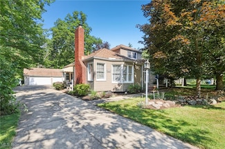 556 Upland Rd, Bay Village, OH 44140