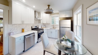 52 Hovey St, Quincy, MA 02171