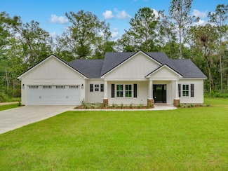 24 Getaway Ln, Crawfordville, FL 32327