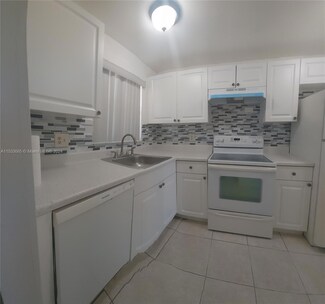 2600 Sunrise Lakes Dr W Unit 210, Sunrise, FL 33322