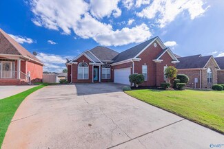 474 Summit Lakes Dr, Athens, AL 35613