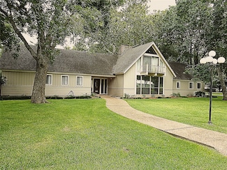 130 3rd Ave, Columbus, TX 78934