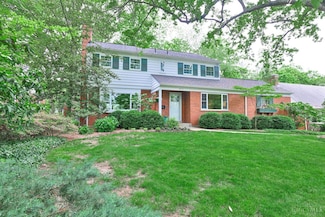 6833 Pineneedle Ln, Cincinnati, OH 45243
