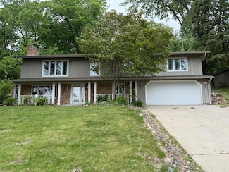 2611 Kyle Ave N, Golden Valley, MN 55422