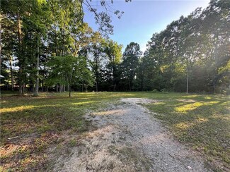 1305 Penny Rd, High Point, NC 27265