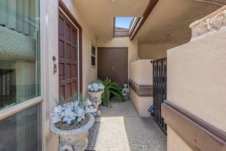 1138 N Gem St, Tulare, CA 93274