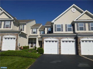 5 Newberry Ct, Glen Mills, PA 19342