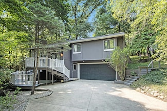 2730 Kensington Dr, Kalamazoo, MI 49008