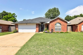 1001 Glacier Ln, Edmond, OK 73003