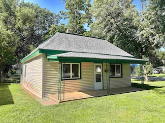 120 E Adams Ave, Sterling, KS 67579