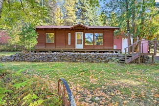1306 Lakeshore Dr, Sagle, ID 83860