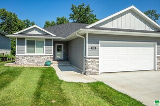 3412 Lafayette St, Sioux City, IA 51104