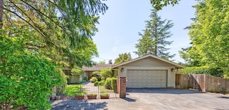 393 Stanford Ave, Medford, OR 97504