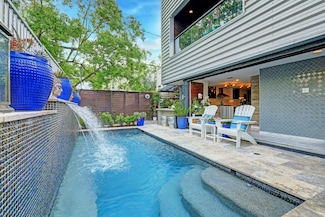 1306 Eberhard St, Houston, TX 77019